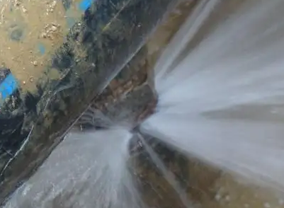 海勃湾卫生间测漏水施工步骤